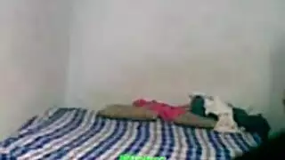 نيك عنيف: فتاة الحفلة تُستعمل في كل فتحاتها