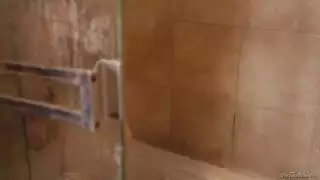 سكرتيرة نجم الإباحية: تبتلع الأحمال من أجل الرئيس