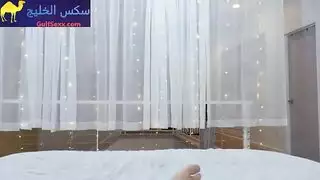 جنس جماعي بعد الدوام: عدة قضبان لفتاة المكتب