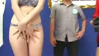 جلسة نيك آسيوية شديدة: تركيز على المهبل والثدي